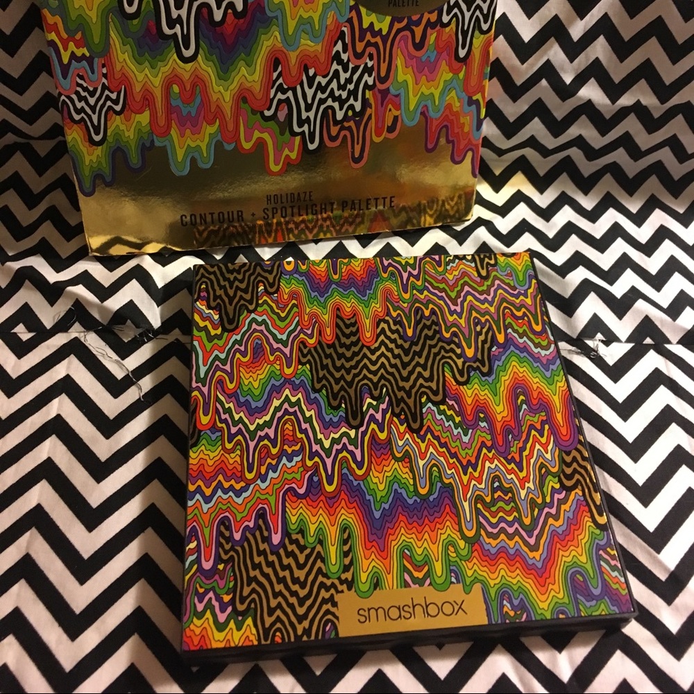 SOLD: Holidaze Contour Palette Limited Edition - Picture 1 of 7